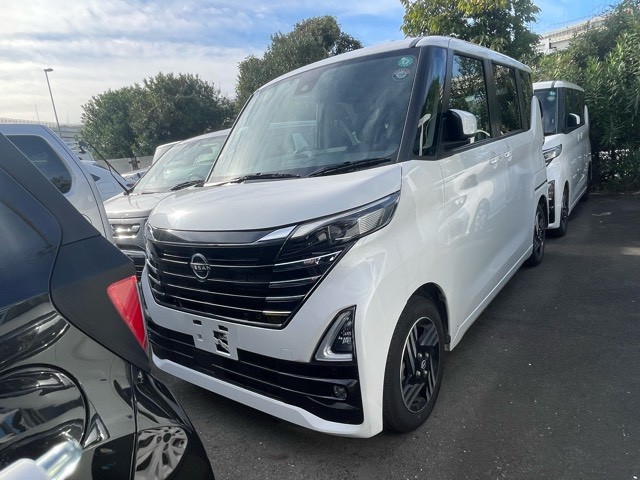 NISSAN  NISSAN  2023/