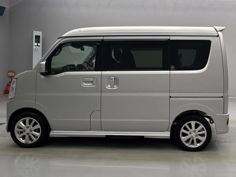 SUZUKI EVERY WAGON 2023/9