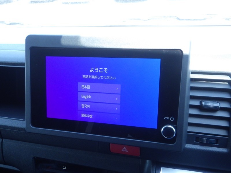 TOYOTA HIACE COMMUTER 2026/3