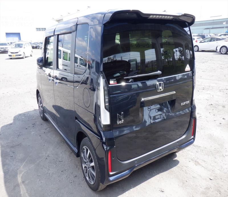 HONDA N BOX CUSTOM 2023/10