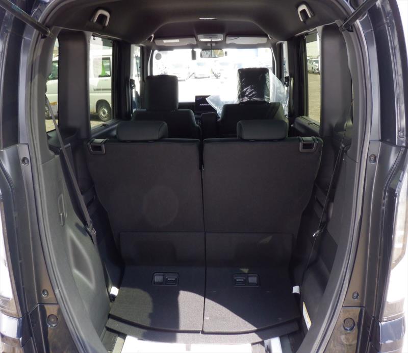 HONDA N BOX CUSTOM 2023/10