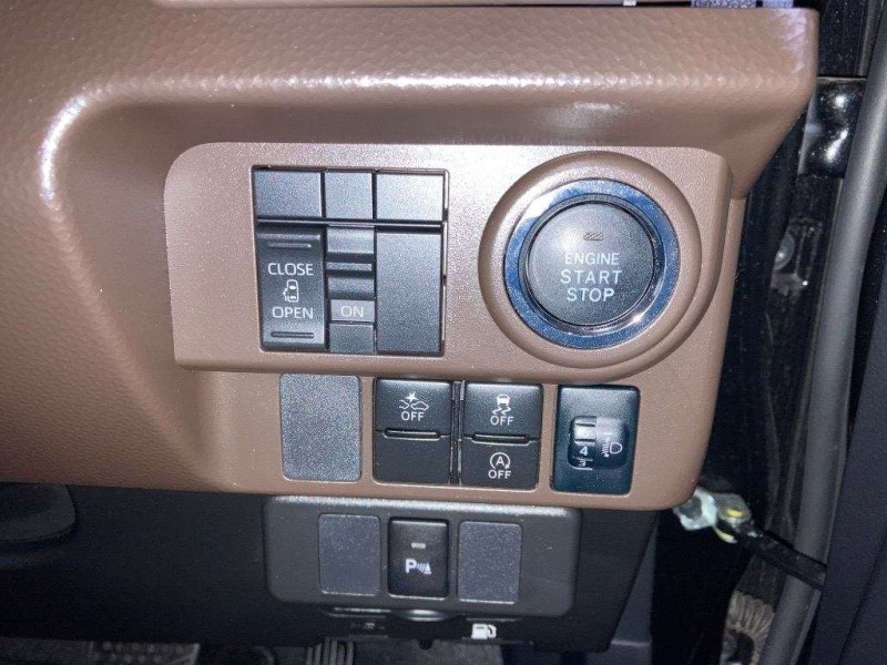 TOYOTA ROOMY 2022/9
