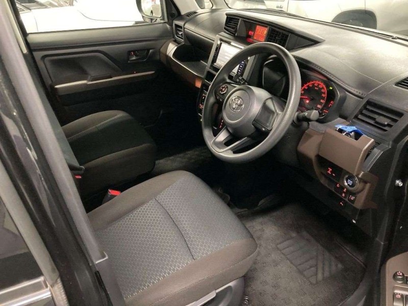 TOYOTA ROOMY 2022/9