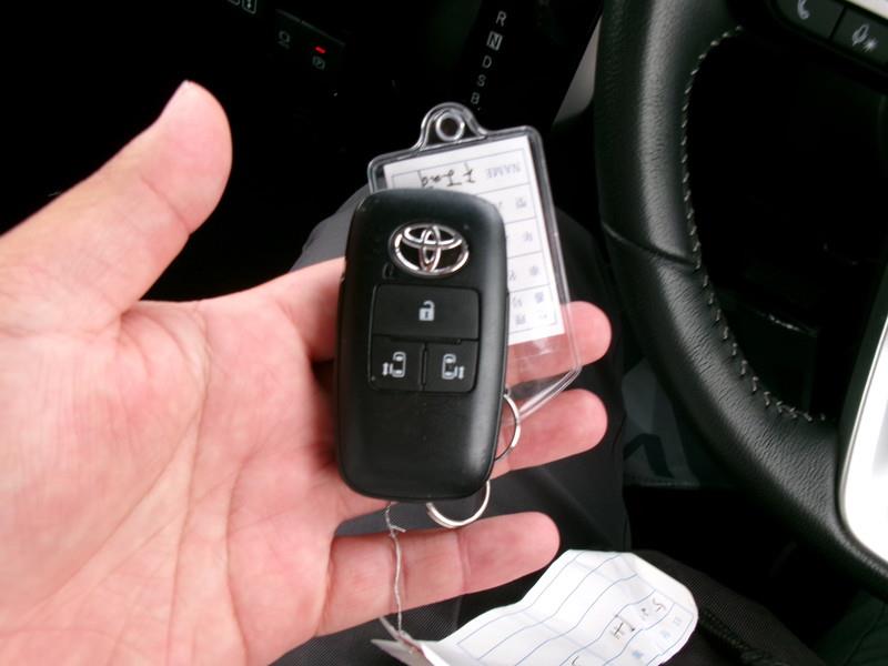 TOYOTA ROOMY 2022/9