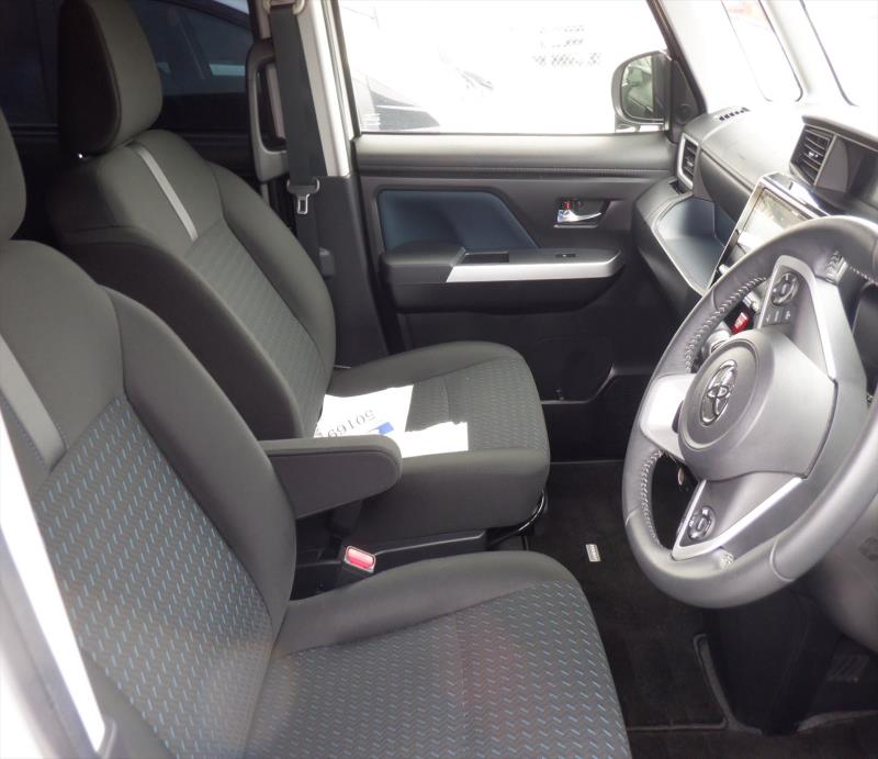 TOYOTA ROOMY 2022/10
