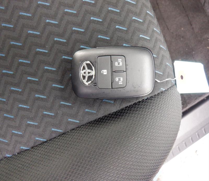 TOYOTA ROOMY 2022/10