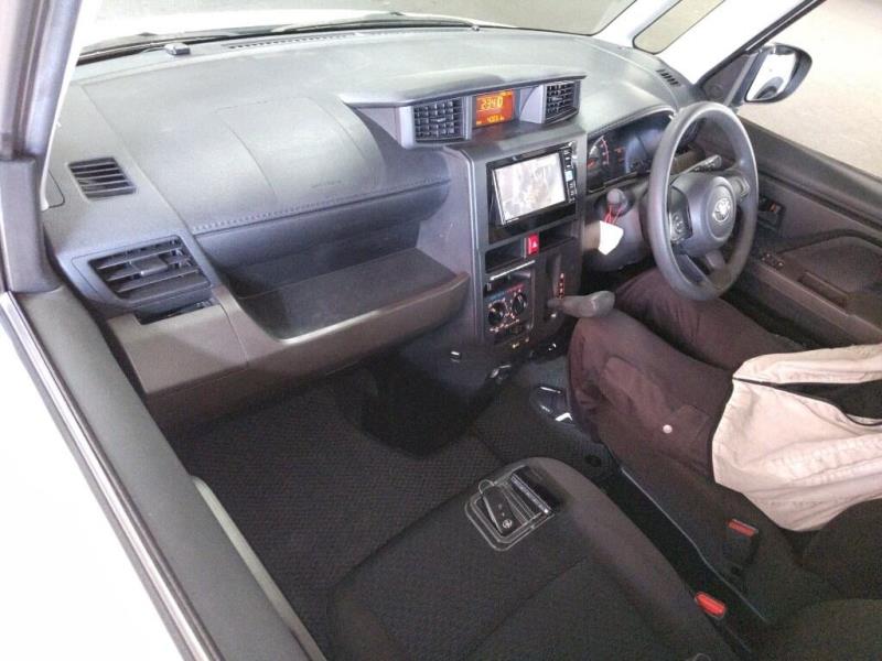 TOYOTA ROOMY 2022/12