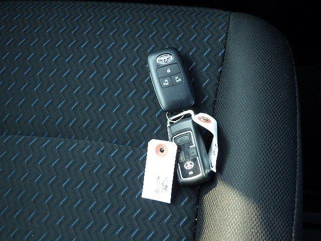 TOYOTA ROOMY 2022/11