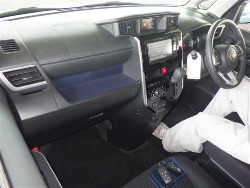 TOYOTA ROOMY 2022/12