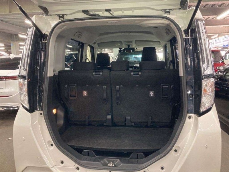 TOYOTA ROOMY 2023/5