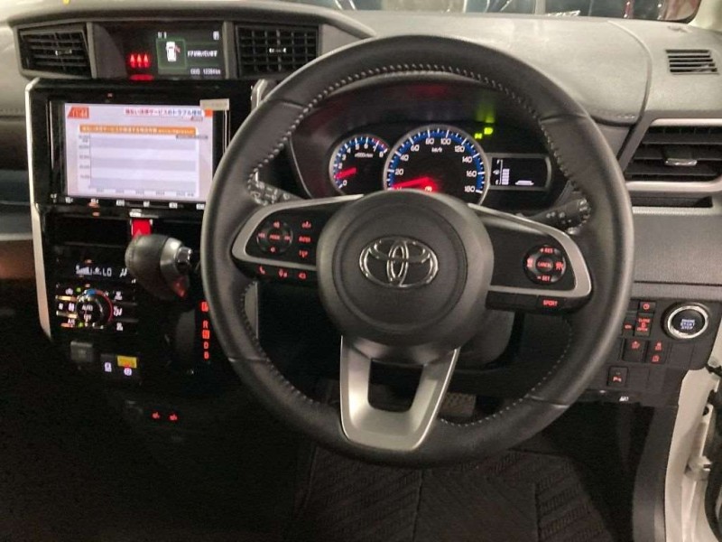 TOYOTA ROOMY 2023/5