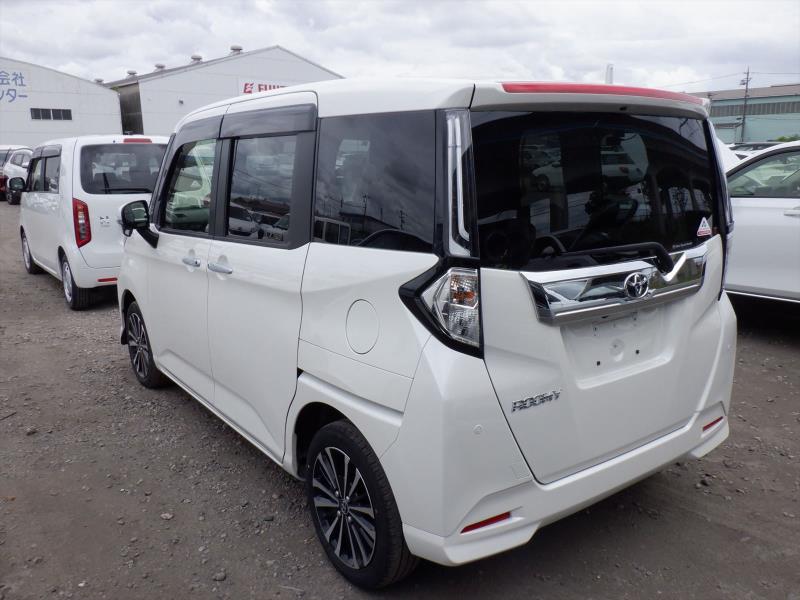 TOYOTA ROOMY 2023/8
