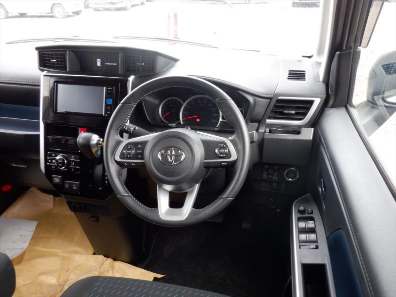 TOYOTA ROOMY 2023/8