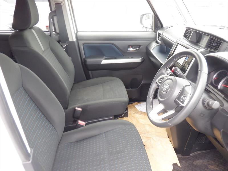TOYOTA ROOMY 2023/8