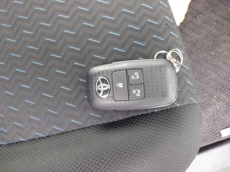 TOYOTA ROOMY 2023/8