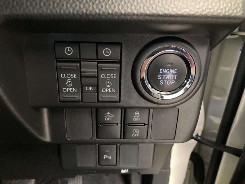 TOYOTA ROOMY 2023/9