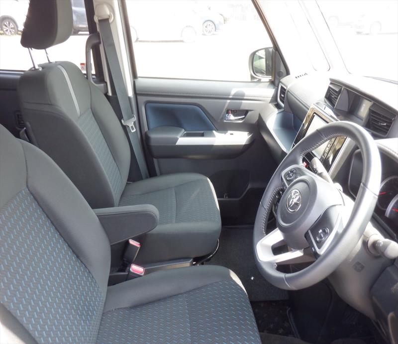 TOYOTA ROOMY 2023/10