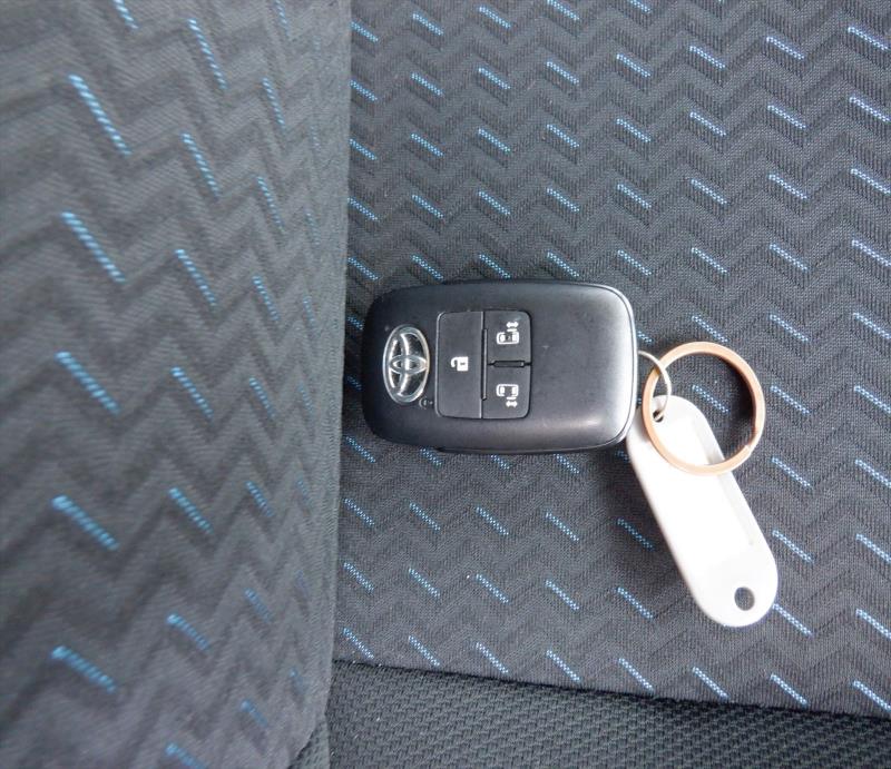 TOYOTA ROOMY 2023/10