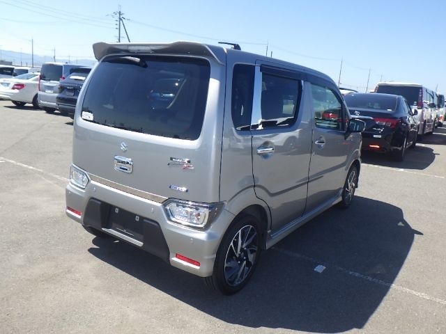 SUZUKI WAGON R CUSTOM Z 2024/4